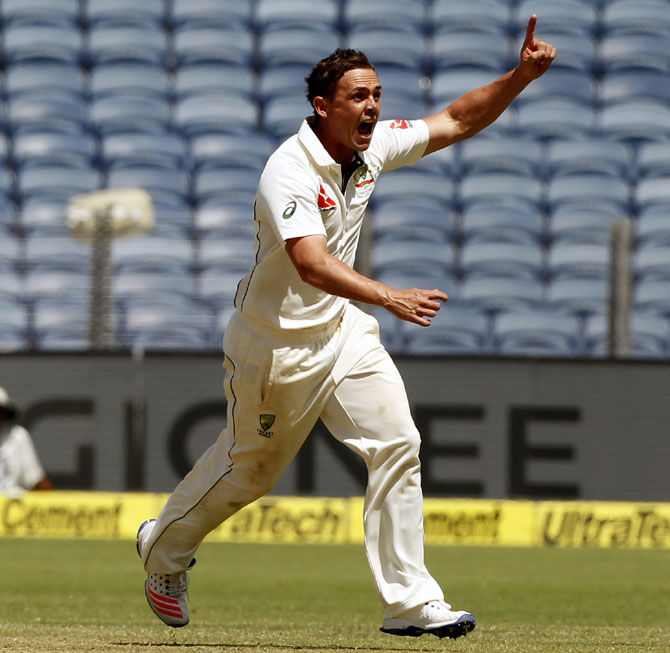 indiavsaustralia1sttestday2pune:aus1354smith57*lead290